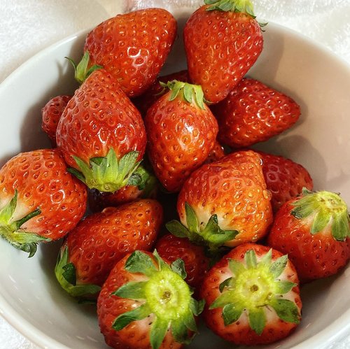 Sweet strawberries season.

#strawberry #love #fruit #Japan #clozetteID #travelwithCarnellin #spring #healthy #yums #sweet