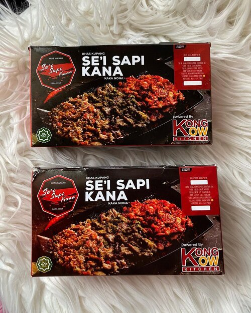 What’s for lunch? 

Udah cobain Se’i sapi atau ayam dari @seisapikanacitragarden dan @seisapikana.kongkowjakarta ?

Nasi dengan daun jeruk, sambal matah, saus lada hitam, semuanya yums dan melengkapi potongan daging ayam atau sapi penuh bumbu. 

Pesan pakai Grab untuk selalu dapat promo atau wa ke 081217102080

Kamu juga bisa dm langsung #SeiSapiKana ya.

Also available through Tokopedia, GoFood dan takeaway. 

#foodies #yums #makananJakarta @fei_management @iced.management #makananenak #cobaindeh #clozetteID #foodies #jakartafoodies