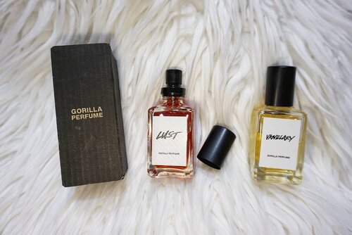 Perfume @lush is definitely irresistible. Bagus dalam arti aromanya gak berubah sama sekali, dan really stays on you the whole day. Here is my full review on Youtube.com/Carnellinhttps://youtu.be/lolUuv3bMxQ_________#beauty #carnellinstyle #love #perfume  #igbeauty  #BeautyVloggerIndonesia  #beautyvlogger  #photooftheday #photography #parfum  #jasmine  #veganfriendly #vegancosmetic #lookbook #style #styleoftheday #ClozetteID#vanillary  #edp  #lust  #lush