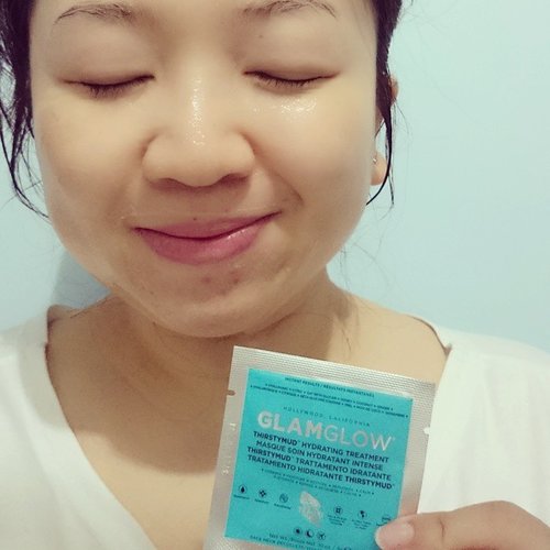 I know what's inside @glamglowmud Thirstymud Hydrating Treatment,  it's a liquid caramel cream candy for sure. Smells so good and take care my dry skin in a jiffy. 
Available at @glamglow_ind 
#beautyblogger #id #idblog #idbblogger #beautybloggerindo #instabeauty #instadaily #ig #igers #clozetteid #clozette #mask #masque #hydrating #instant #glamglow #Thirstymud