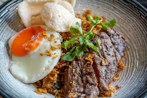 Happy #maksi eperibodiii#nasigoreng #wagyu #friedrice #sunnysideup #indonesiafood #Jakarta #ClozetteID #thegarden #pik