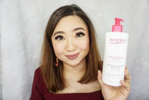 @topicrem_france body milk that I bought in @topicrem_sg is just superb. One of the product made for dry and sensitive skin fits for the whole family. Never aggravate my very sensitive skin nor making it upset in a slightest way possible. Full review here:https://youtu.be/r7G31TE3zEc_________#beauty #carnellinstyle #love #topicrem  #motd #lotd #ootd #photooftheday #photography #lookoftheday #outfit #outfioftheday #outfitinspo #lookbook #style #styleoftheday #ClozetteID#sensitiveskin  #dryskin #review  #skincare