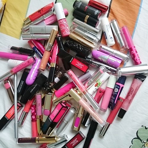 I guess, this is normal. 
Some of my favorite lippies 
#clozetteid #beautyblogger #lipstick #pink #red #coral #lippies