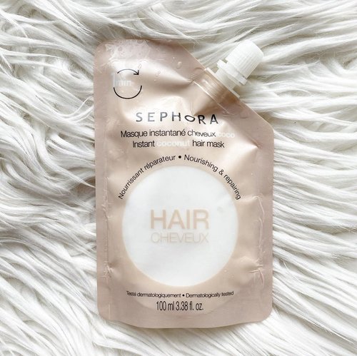A simple coconut hair mask from @sephorasg 
Smells like a fresh coconut and made my hair feels so soft. 
Full review is here

https://youtu.be/GW0yk2vahvU

#ig #igbeauty #review #sephora #hairmask #clozetteID #honestreview #softhair #glossyhair #haircare #youtube #beautyvloggerIndonesia #beautyvlogger #hello #shine #love #perawatanrambut #hairmask #maskerrambut #hairproduct