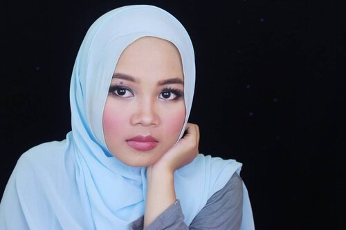 I still feel weird with this look especially the blush look but I got nice comments about this look. Maybe, yesterday photo is just the right angle hahaha
How about this? My face is looking so forceful😅😅
Btw, the blush suspect is @pac_mt dictrict x blusher barely there, my fav blush lately❤❤❤
.
.
.
.
.
.
.
.
.
.
.
#fotd #motd #hotd #makeupoftheday #makeuplook #makeup #clozetteid #beautyblogger #beautyvlogger #ofisuredii #ofisuredii #indonesianbeautyblogger