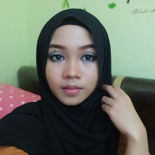 Finally, I'm posting my whole face look, It wasnt arabic makeup look but taraaa I recreated "ROBOT CHIC" by @michellephan  for #sasyachibeautyhaulindo #sasyachimakeupchallenge #sasyachimuc #fotd #beautyblogger #clozetteID #ofisuredii