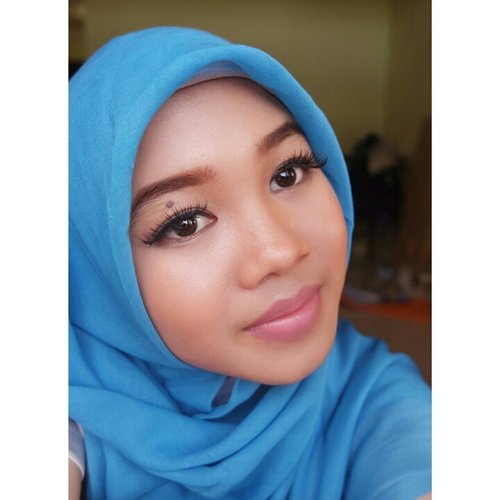 Falling in love with barely plum collection star by @lorealparisid #FOTD #clozetteID #makeuplook #beautyblogger #ofisuredii #hijabblogger #nx3000