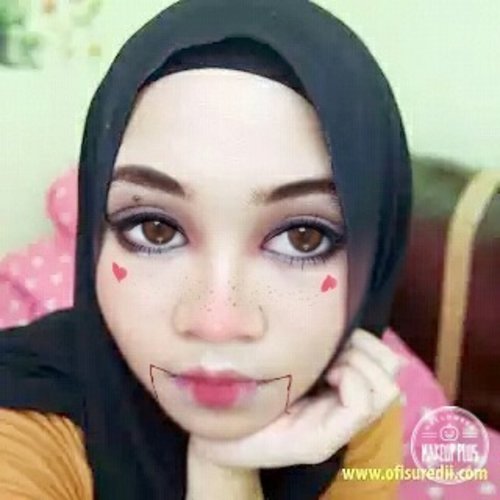 Saying goodbye to October🙋👋
#MPhalloweenID
.
.
.
.
.
.
.
.
.
.
.
#halloweenlook #halloweenmakeup #motd #makeupoftheday #makeupplusid #ofisuredii #beautyblogger #beautyvlogger #indonesianbeautyblogger #dollmakeup #fotd #clozetteid