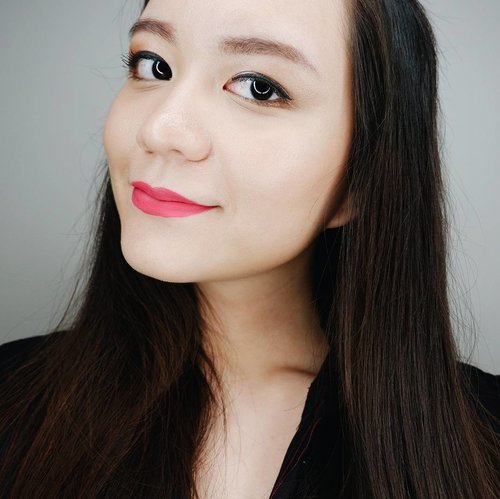 I rarely wear bright color on my lips but once in a while I'd love something different so here it is, me with bright pink lips.
Dine in Wine by @mizzucosmetics.

#parksonlotd #parksoncelebratebeauty #clozetteid #clozetteco #starclozetter #vsco #vscocam #vscoid #ggrep #fotd #beautybloggerid #beautybloggerindonesia #beautyblogger #bloggerjakarta