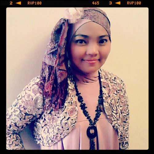 Wearing inner missouri @squarekerudung, batik scarf @METROdept, dress & bolero by my mom #hijab #hijabfashion