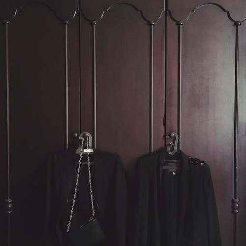 Basically what my whole wardrobe looks like.
.
#sundayisfine #fashion #wardrobe #allblack #black #noir #closet #clozettedaily #clozetteid #home #instaphoto #iphone #iphoneonly #iphone6s #iphonetography #dark #eerie