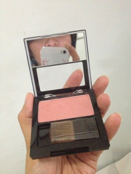 I love make up kit with built in mirror in it.