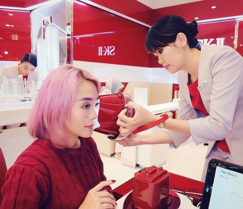 I just got the SKII Magic Ring Skin check Experience at PIM2. At first I was a lil bit nervous to know the result, but got more confident as I remember that I've been using SKII for more than 1 year now, and yeay for the result because the face scan told me that my skin age is like an 11yo skin 😍😍😍✨✨
I'll definitely continue to use my SKII products in the future to maintain and better my skin, thanks @skii 😍💖✨
#SKII #ChangeDestiny #ClozetteID #ClozetteAmbassador