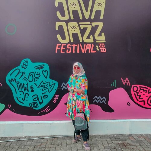 Tahun ini bisa datang ke Event Musik Internasional yaitu JavaJazz. Tiap tahun tidak pernah melewati moment di JavaJazz. Selain banyak performance music internasional & lokal, terdapat juga promo menarik dari @bni46 salah satu sponsor tetap dari BNI. Terdapat juga games2 menarik berkaitan dengan JavaJazz, alhamdulillah tahun ini 3 Hari berturut-turut hadir. @javajazzfest #jjf2020 #javajazzfestival #jiexpo #2020 #adobelightroom #tonekillers #preset #igotd #FullSpeedFlagship #DareToLeap #clozetteid