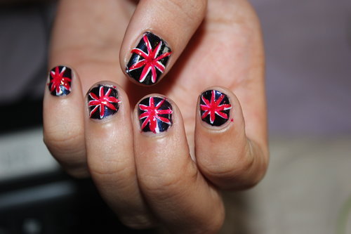 Union Jack nail art