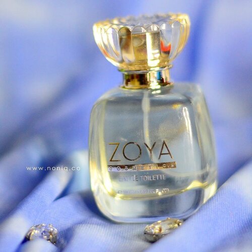 Untuk teman-temin yang lagi bingung mau cari wewangian, kali ini saya mau bahas produk terbaru dari Zoya; Zoya Cosmetics Eau De Toilette! Iya, kalau sebelumnya brand kosmetik lokal Zoya lebih identik dengan produk fashion dan lipcream-nya yang belakangan ngehits banget, baru-baru ini Zoya meluncurkan produk Eau de Toilettenya, bertemakan bunga-bungaan, Zoya langsung menghadirkan tiga jenis aroma bunga.
.
.
Salah satunya yang aku punya nih, Marigold. Penasaran seperti apa performanya? Ceki blog aku yaaaaa.
.
.
.
#Clozetteid #Clozette #starclozetter #beautyblogger #bbloggers #tribepost #ZoyaCosmetics #EasilyLookinGood #BdgBBxZoyaCosmetics #eaudetoilette #instaphoto #instadaily #perfume #marigold #instabeauty