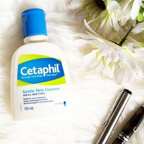 Current favourite! .
.
Liburan telah usai,  let's back to work with refreshed and clean skin. .
Review Cetaphil bisa dibaca di www.noniq.co
.
.
#clozetteid #skincare #beautyblogger #fashionblogger #beautyhaul #cetaphil #cetaphilexperience #cetaphilid #cetaphilindonesia @cetaphil_id