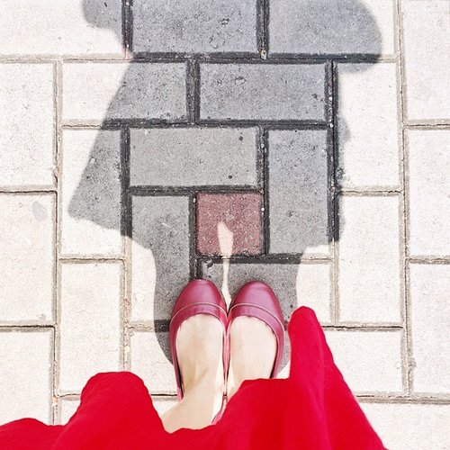 I'm addicted to #red ;) #COTW #clozetters #clozetteid #flatshoes #shoes #skirt #fromwhereistand #shadow #box #instaphoto #instapic #igers
