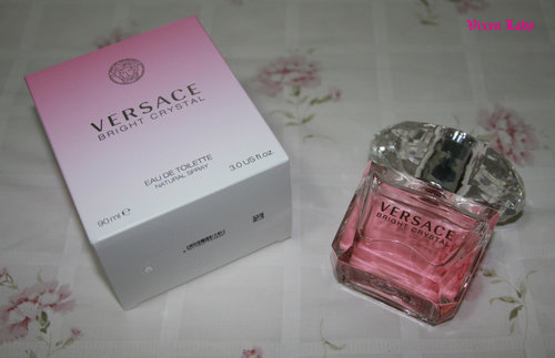 For me this scent is fresh, crisp, sparkling, and bitter-sweet at the beginning. Then it changes into a moderate oriental dry down of amber and musk. It starts as a cute and cheerful then it grows into something than can be considered sensual to me. Very pretty fragrance.