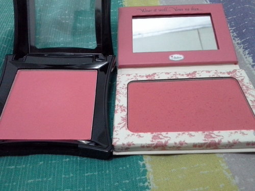 Illamasqua Hussy compare to The balm Instain Toile..
Different on the pan, but In real live.. hasilnya sama.. :)