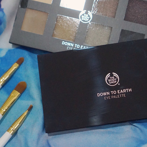 I'm totally in love with @thebodyshopindo Down To Earth Eye Palette more than I thought I would!
-
It has good pigmentation, variety of natural shades, and it's long lasting as well 💕
-
Read the complete review & swatches at bit.ly/downtoearthpalette #beautyappetitereviews #clozetteid