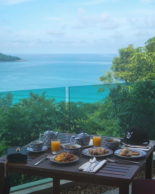 Ultra decadent breakfast with a view in Phuket! 🌊
📍: Roydee Restaurant
___
#beautyappetitetravels #phuket #nookdee #clozetteid