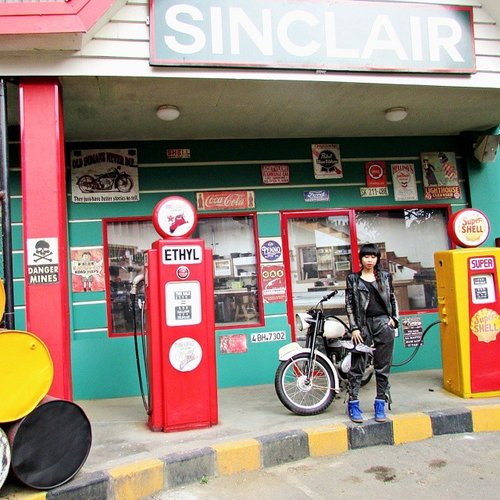 (Ashraf) Sinclair?

#gasstation #museumangkut #eastjava #Malang #exploremalang #museum #clozetteid