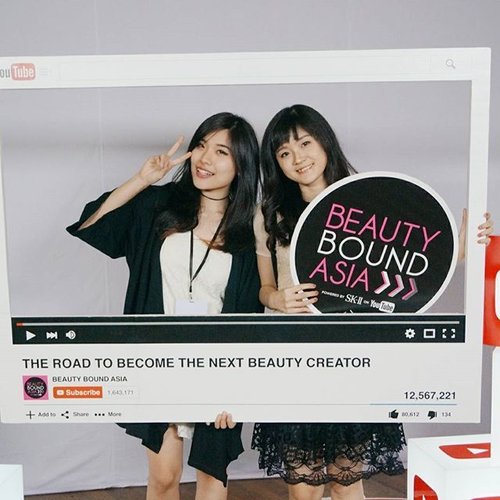 With @gita.lesmana at @beautyboundasia Semi-finalists workshop event 😊😊
Still working on videos for #unboxing and the next #beautyboundasia challenge 🙌
.
#YouTube #beautycreator #beautyvloggers #beautybloggers #beautybloggerid #clozetteid #clozettedaily