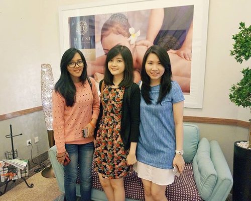 Just tried ➡ Deep Relax Massage by @dauni.lifestyle and I feel good! 😍💆
Thanks for having us @dauni.lifestyle 😘 Review soon on our blogs. Visit mine 👉 www.xiaovee.com
.
Dauni Spa
Jl. Trunojoyo no 75
Surabaya .
#xvreview #daunispa #spasurabaya
#clozetteid #clozettedaily