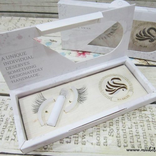 New post is up on blog! Yay local lashes from @silverswanlash thanks to @sbybeautyblogger for the chance.. it is lightweight and has a superb quality~ also super nice packaging.. feels like princess 😍
.
.
.
#sbbxsilverswan #sbybeautyblogger #beautyblogger #beautyjunkies #silverswanlash #silverswan #clozettedaily #clozetteid #falselashes #falsies