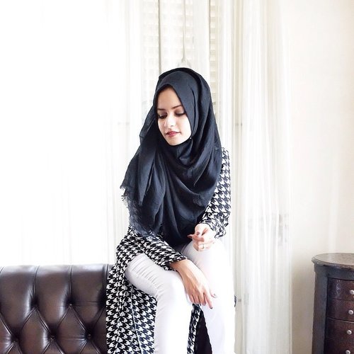Today's. Houndstooth outer from @malikahijabs. #ClozetteID