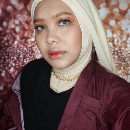 Detail makeup video sebelah, jadi tantangan sendiri makeup ala KPop tapi pakai hijab nih. Salut deh sama yang hobi cosplay tapi pakai hijab, kreatifitas kalian luar biasa 👍#coniettadaily #clozetteID #TaeyeonMakeup #Spark #koreamakeupstyle