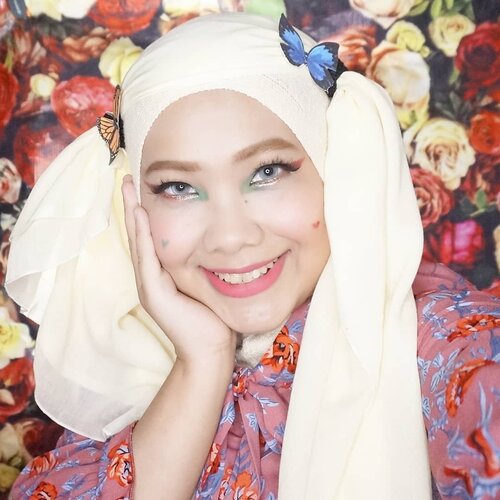 Kupu-kupunya modal ngeprint dikertas euyy 😂😂😂Sekarang jadi sering ngintip cosplay hijaber nyari tutorial hijab 😝...@miyayeah @official_sunmi #SunmiLalalay #SunmiMakeup #Lalalay #KpopMakeup #kpopinspiredmakeup #clozetteID