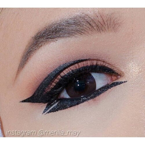 #EOTD Recreated @yayaadalia 's Double Mod Wing Eyeliner using @maybellineINA Hyper sharp eyeliner. Eyeshadows are @anastasiabeverlyhills Morocco, Fudge, Soft Peach and Bellini. lashes is @lavielash Amaryllis.#merilla_may #looxperiments #clozetteid #lavieoftheday #anastasiabeverlyhills #maybelline #maybellineINA #shadowcouture #eyeart #wingedeyeliner #brian_champagne #wakeupandmakeup #makeupfanatic1 #makeupinspiration