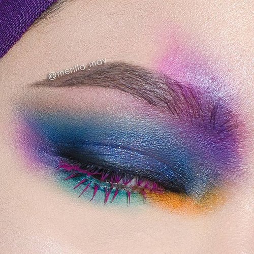 Close up on the eye. Spending New Years Eve playing with makeup 👀🎨💕 #eotd using @coastalscents Creative Me Palette 1. It's honestly not my favorite palette, the texture is not buttery at all. I have to use urbandecay eyeliner pencil to make the color really pop and stay on my lid, otherwise it will crease as I blink. I find deeper shades has better color payoff than the light one such as yellow. The yellow is total MEH. Of all 12 shades, only 6/7 really works for me. Well, good thing I don't set high hope for this palette because the price is friggin cheap. I really like the case tho'. Very sturdy and sleek, it has a large mirror too, travel friendly.Got my palette from @makeupuccino #merilla_may #clozetteid #coastalscents #happynewyear #2016 #makeupmouse #lucinda212 #eyeart