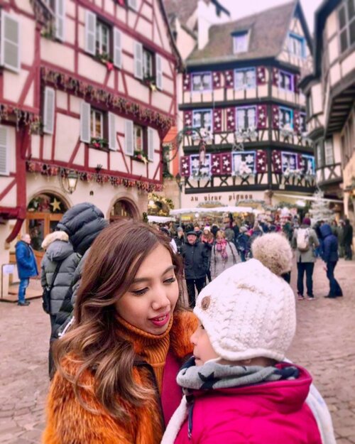 Not the best pict, but I like the way he smiled at that moment. He was so happy looking all gingerbread houses in Christmas decoration #WhenInColmar
.
.
.
.
#kidstravel #travelgram #traveladdict #travelingkids #travelingfamily #travelwithkids #WinstonGW #Colmar #VisitAlsace #ExploreFrance #EuropeTravel #bestdestinations #winterholiday #lastchristmas #likes #follow #blogger #travelblogger #bloggermom #TheWibowoGoesToEurope #StellangelitaInEurope #StellangelitaInFrance #ClozetteID