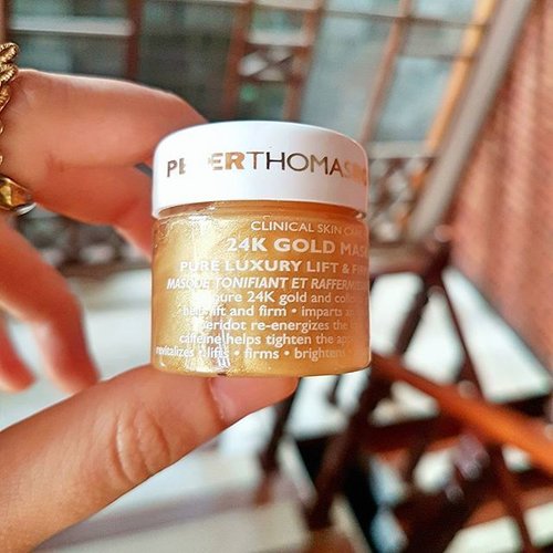 Midas touch for your skin? Yes! I'm gonna try this for the weekend. Kudos to @msidarta 
#skin #face #skincarejunkie #skincareluxury #skincareaddict #skincare #skincareroutine #skincareregime #beautyaddict #beautycare #beautyjunkie #beauty #fdbeauty #clozette #clozetteid #clozetteco #gold #golden #glow #mask #facemask