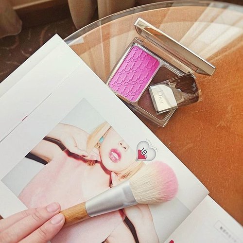 Blushing pinkly.#pretty #blush #blusher #pink #dior #diorbeauty #innisfree #brush #cosmetics #cosmetic #makeup #makeups #mua #makeupaddict #makeupjunkie #beauty #beautyaddict #beautyjunkie #fotd #motd #fdbeauty #femaledaily #femaledailynetwork #handsinframe #clozetteid #clozette #makeupoftheday #faceoftheday