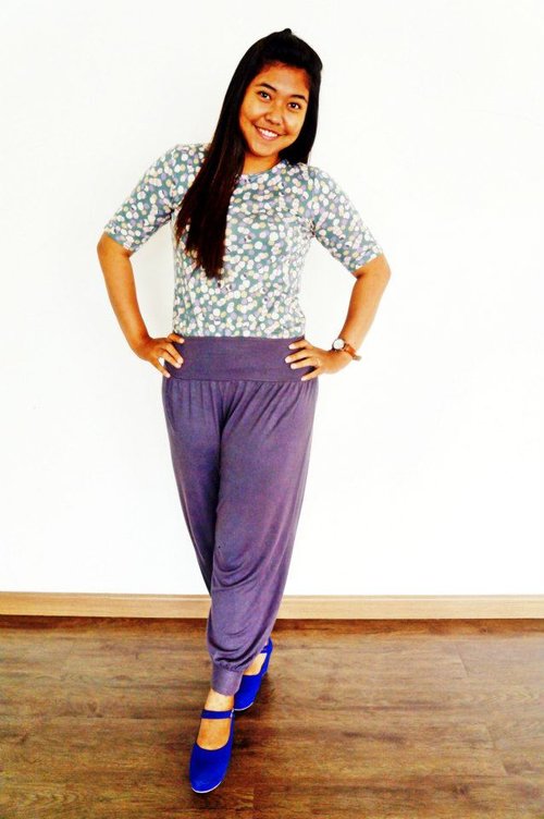 Aladin pants and Blue wedges :D