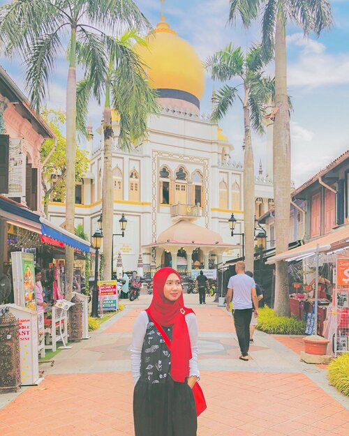 Mid-week posting. ....#wednesday #midweek #masjidsultan #kampongglam #singapore #weekendgetaway #vacation #travel #travelgram #instatravel #shotoniphone #ootd #clozetteid