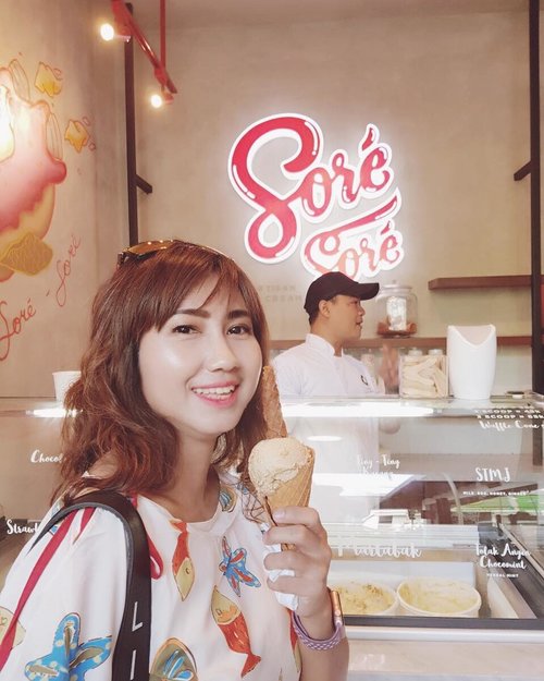 When in Bali, eat ice cream. 😂😂 But hey, ice cream taste better in Bali. I don’t know it is because of the ice cream or because you are in Bali. 😅.......#icecream #cone #bali #indonesia #travel #travelgram #instatravel #travelblogger #story #ootd #instadaily #instagood #clozetteid #vsco