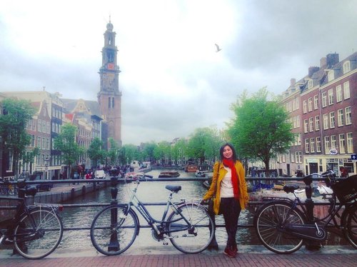 Today, exactly two years ago. I miss this city that much! ❤️
.
.
.
.
.
.
#amsterdam #canal #canalsofamsterdam #spring #travel #travelgram #instatravel #traveling #blogger #travelblogger #vsco #vscocam #instadaily #instagood #instamood #instamoment #throwback #ootd #clozetteid #like4like