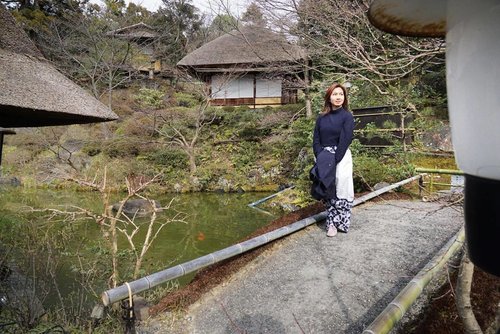 Japan is always on everyone's bucket list to visit. The city, the people, its zen garden. And the food!
.
Blog update regarding the preparation of traveling to Japan. Link on my bio.
.
.
.
.
.
#japan #kyoto #japantrip #spring #zengarden #chicinJapan #travel #travelgram #instatravel #blogger #travelblogger #sonyalpha #instadaily #instamood #instagood #instamoment #clozetteid #like4like