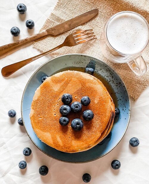 Lazy Sunday rainy-day-breakfast, anyone?......#sunday #rainyday #fruit #morning #breakfast #powerbreakfast #lightroompresets #shotoniphone #instadaily #instagood #instamood #instamoment #clozetteid