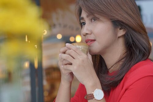 Hey it's Saturday! How about slow down a bit and enjoy the coffee. Have a great weekend! ☕️
.
📷 by @goenrock
.
.
.
.
.
.
#saturday #weekend #morning #coffee #chill #red #blogger #lifestyleblogger #instadaily #instagood #instamoment #instamood #instaplace #danielwellington #clozetteid #like4like
