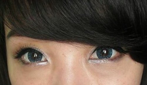 eye make up, wearing vivian pinaple blue lenses...
This is my favorite lenses :)