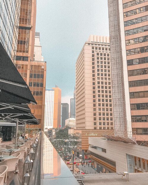 Been thinking about,
Hongkong...
Best place to shop in Asia 🥰 i miss HK!
Once this pandemic is ended i wanna go there again... 

#hongkong #causewaybay #shops #cityview #instagram #travel #travelphotography #travelgram #clozetteid