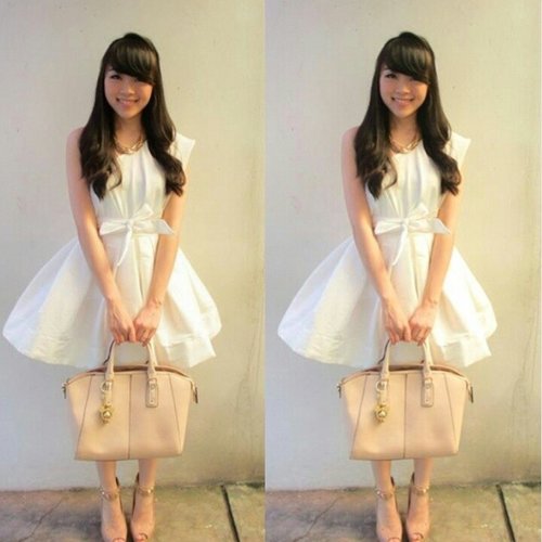 This is the outfit I choose to attend estee lauder micro essence launching @plaza_senayan last Saturday.. The theme is white on white, angelic glow... I choose to wear white oneshoulder, with white flare tutu skirt... And I choose to add little spark of nude pink and gold to make my outfit looks less plain... Do you like my outfit?#me #asiangirls #selfie #ootd #ootdindo #ootdindonesia #outfitoftheday #style #styles #styleoftheday #angelicglow #femaledaily #fdbeauty #clozetteid #microessence #estee #longhair #angel #white #whitedress