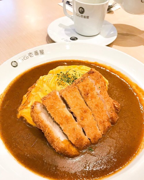 Curry Monstah... chicken katsu with omelette curry #curry #japanesecurry #chickenkatsu #currychicken #delicious #food #foods #foodie #instagram #instafood #foodblogger #clozetteid