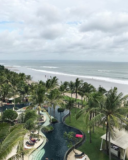 view from room 🐼🐼 #clozetteid #clozetteambassador #beach #beachview #whotel  #bali #seminyak